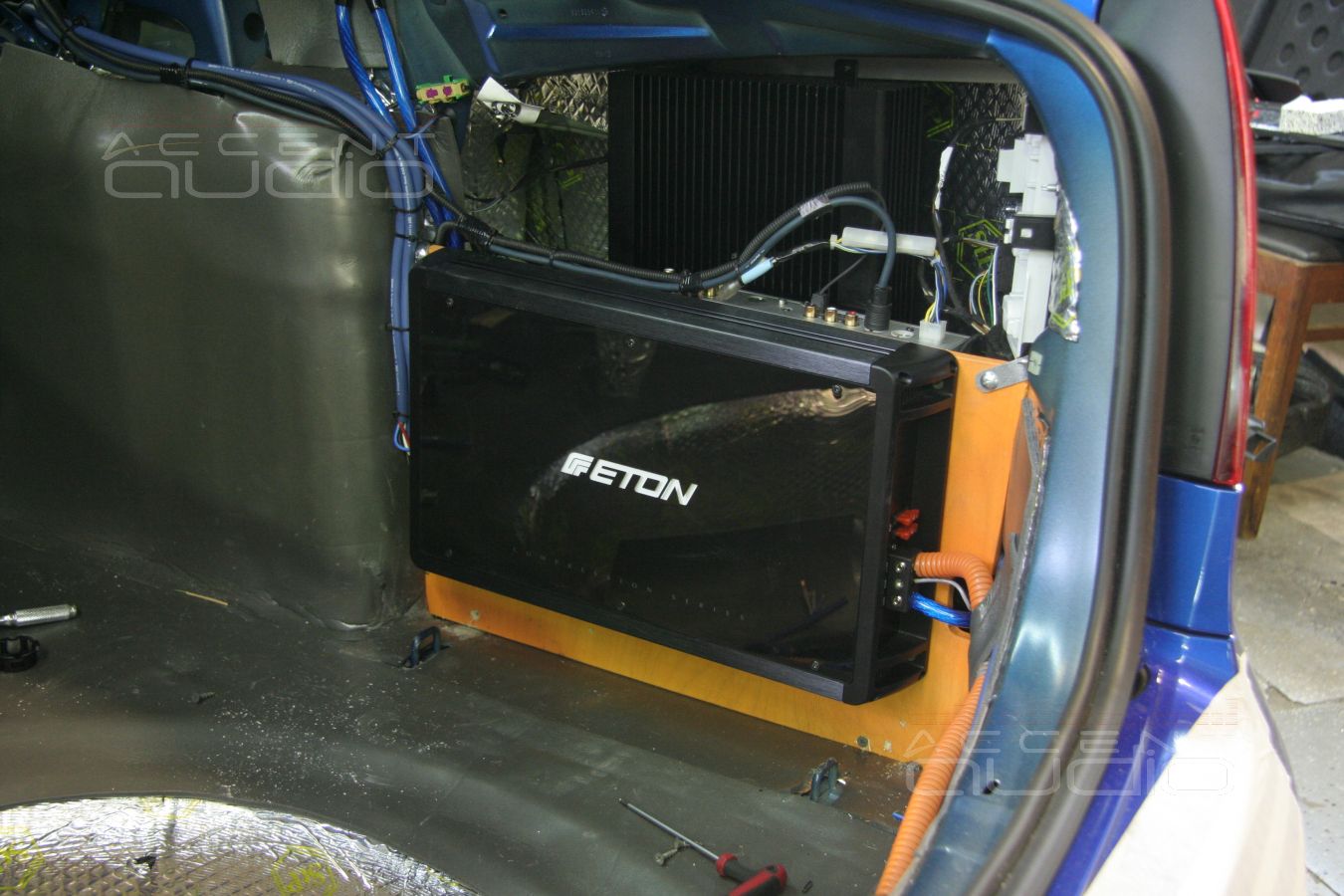 Установка усилителя в SKODA Octavia RS