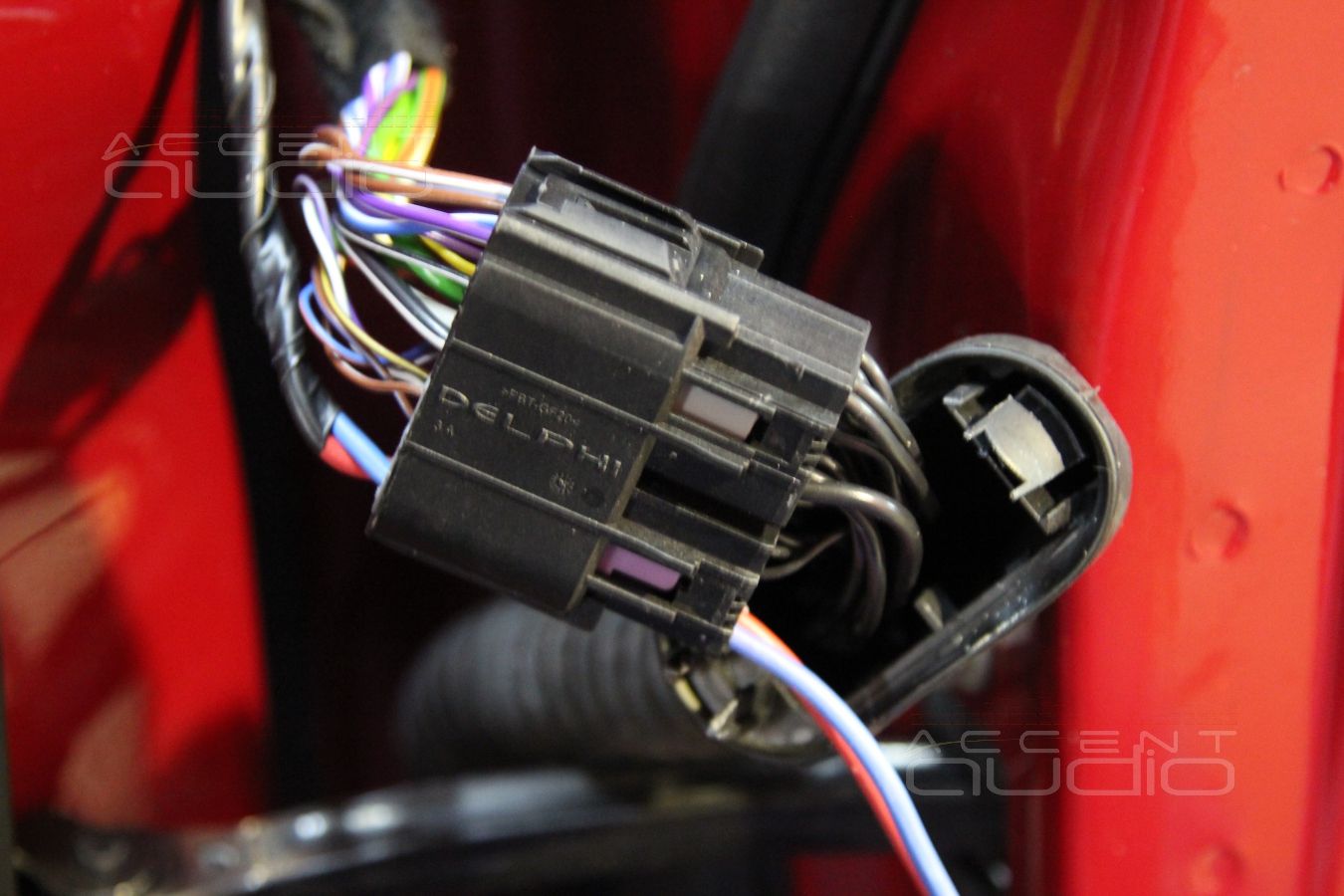 Установка аудиопроцессора и усилителя в RangeRover Evoque