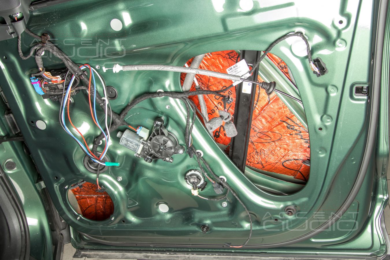 Шумоизоляция Skoda Kodiaq новыми материалами STP AEROCELL