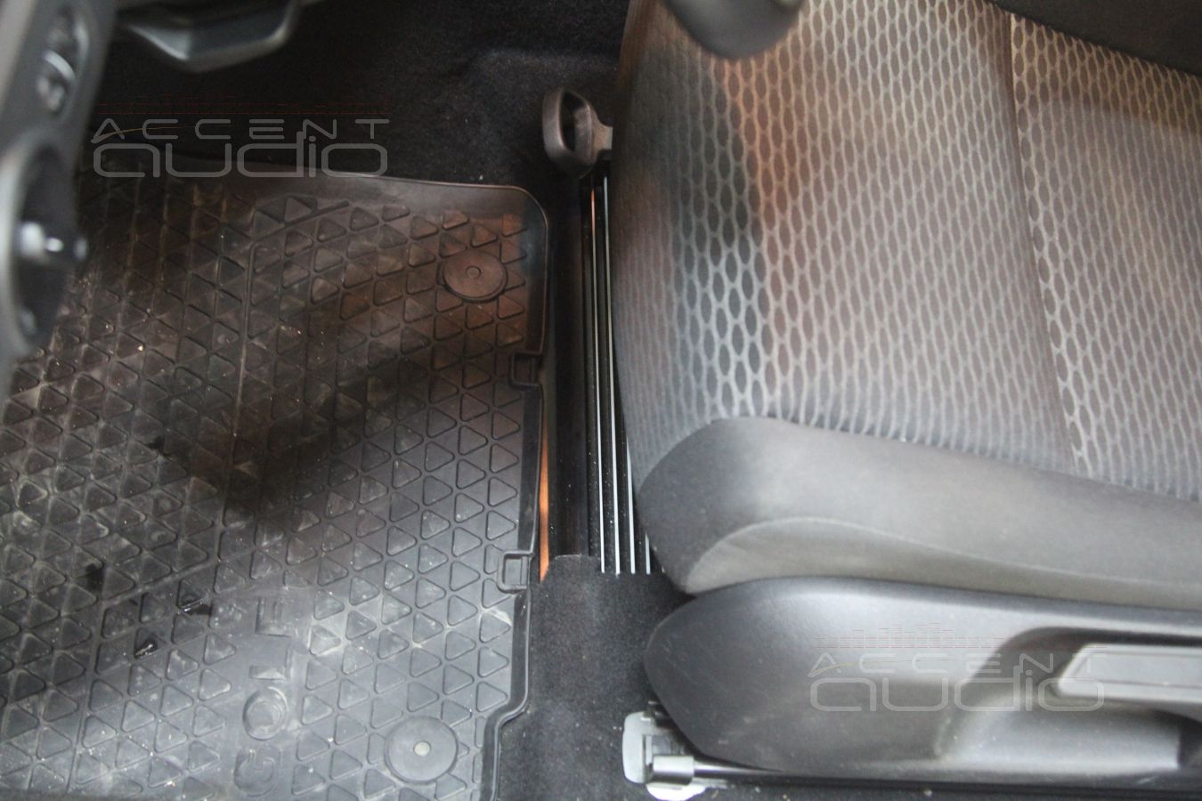 Установка усилителей в Volkswagen Golf 7