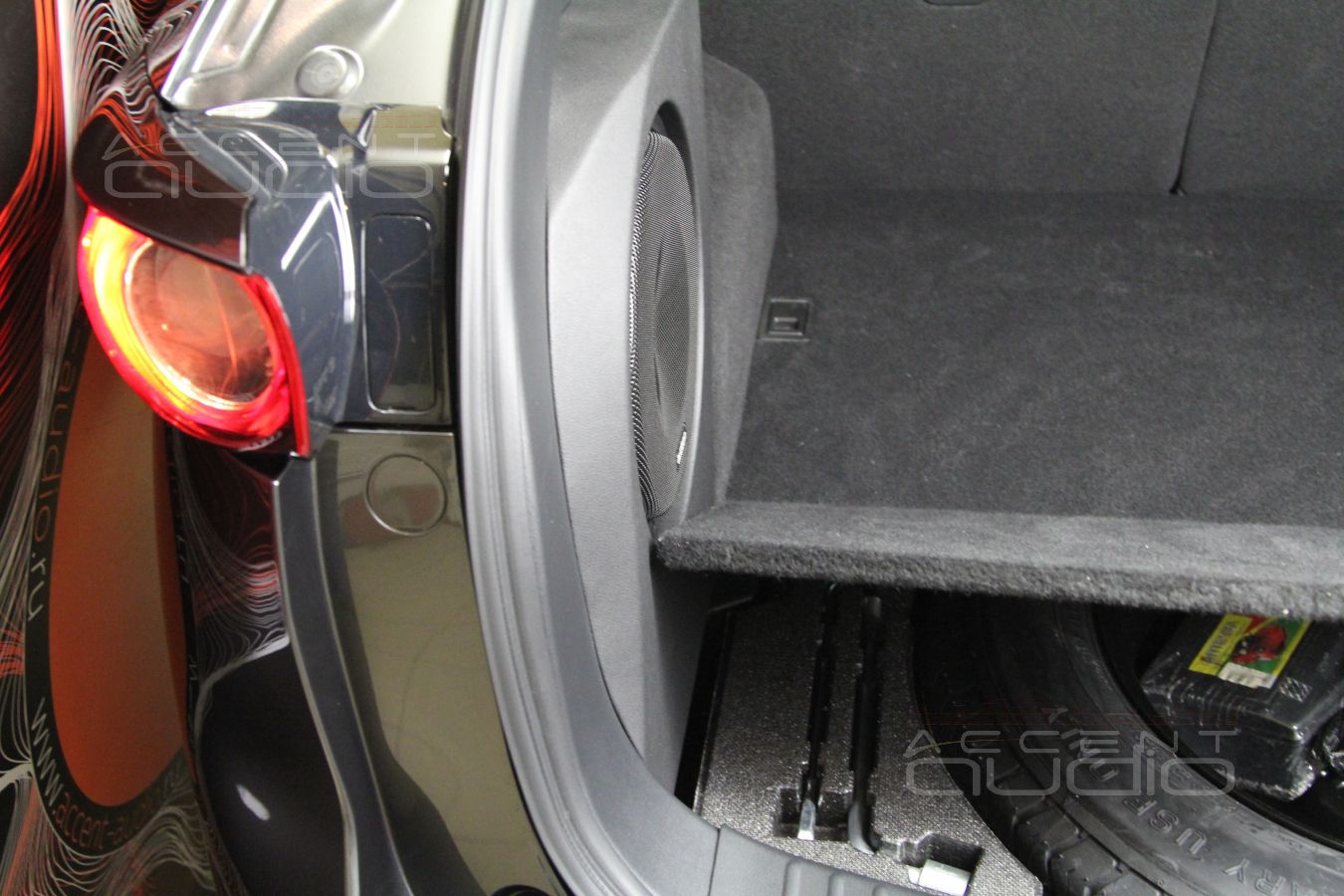 Новый встроенный сабвуфер – специально для Mazda CX 5 2019