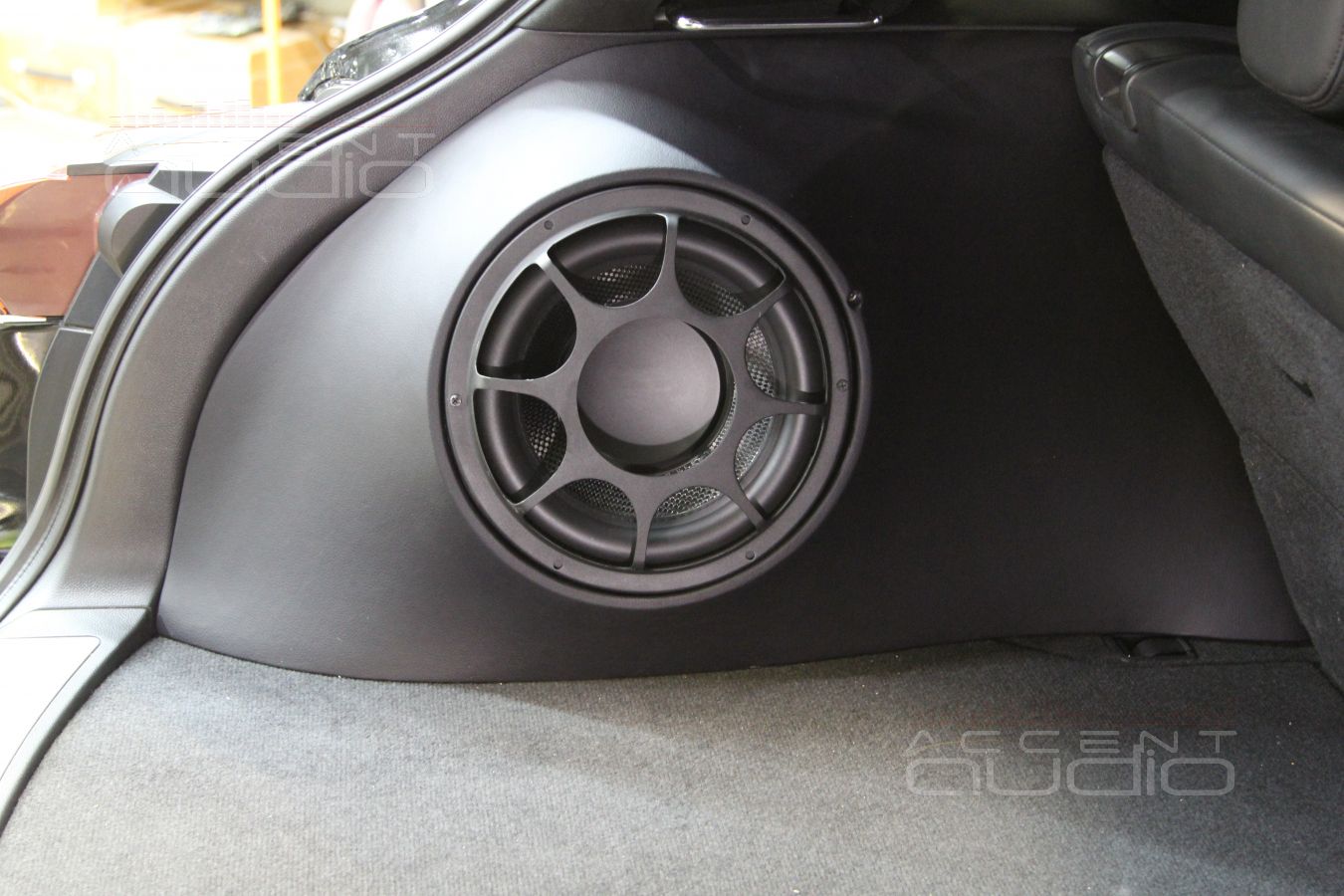 Сабвуфер в Infiniti FX