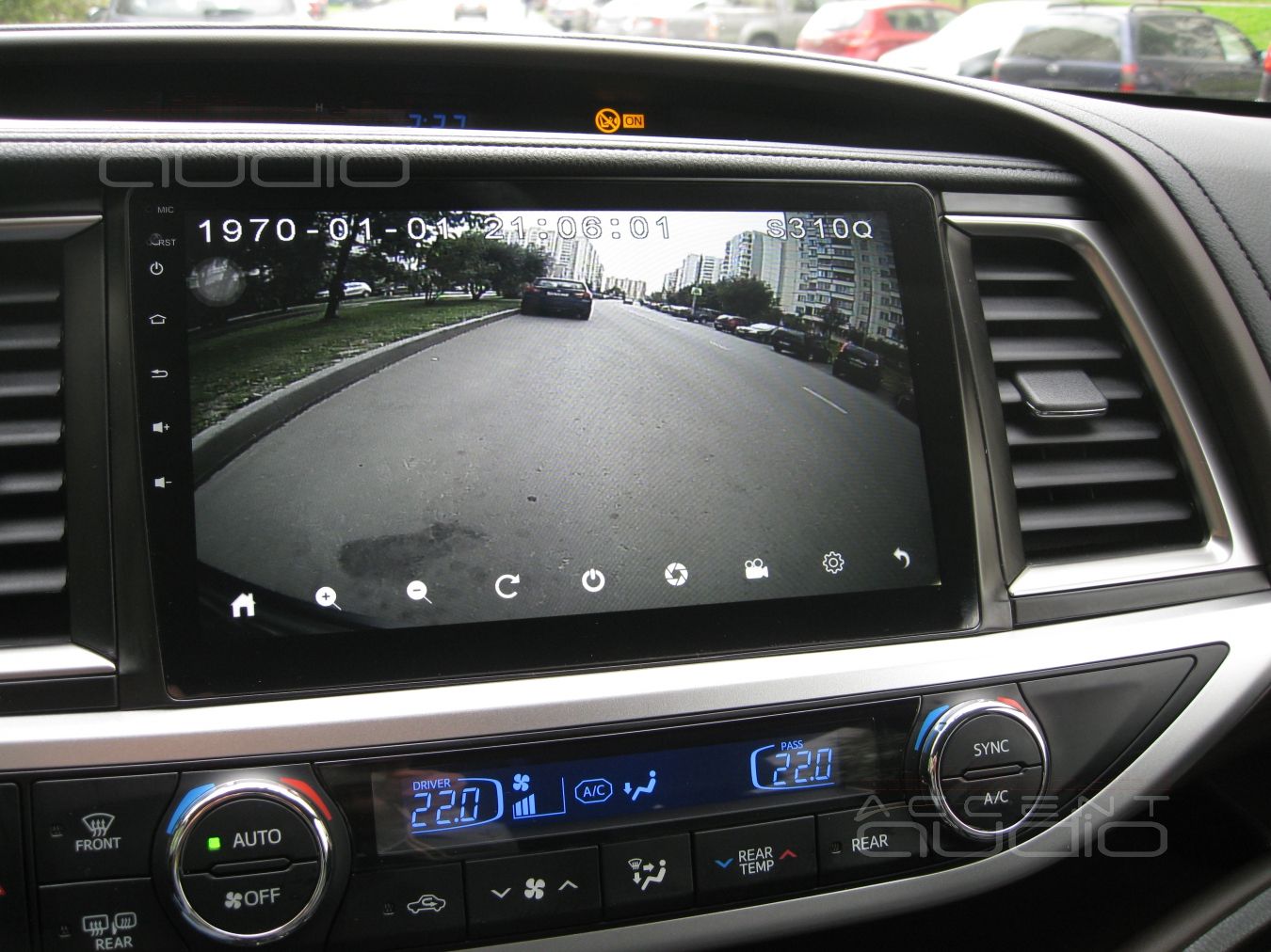 Новая магнитола в Toyota Highlander