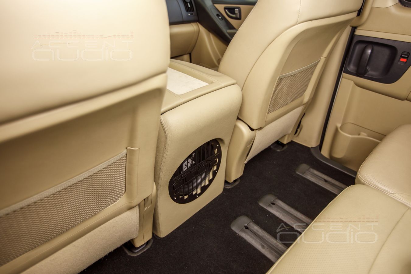Реализация: подлокотник-сабвуфер специально и эксклюзивно для Hyundai Starex H1