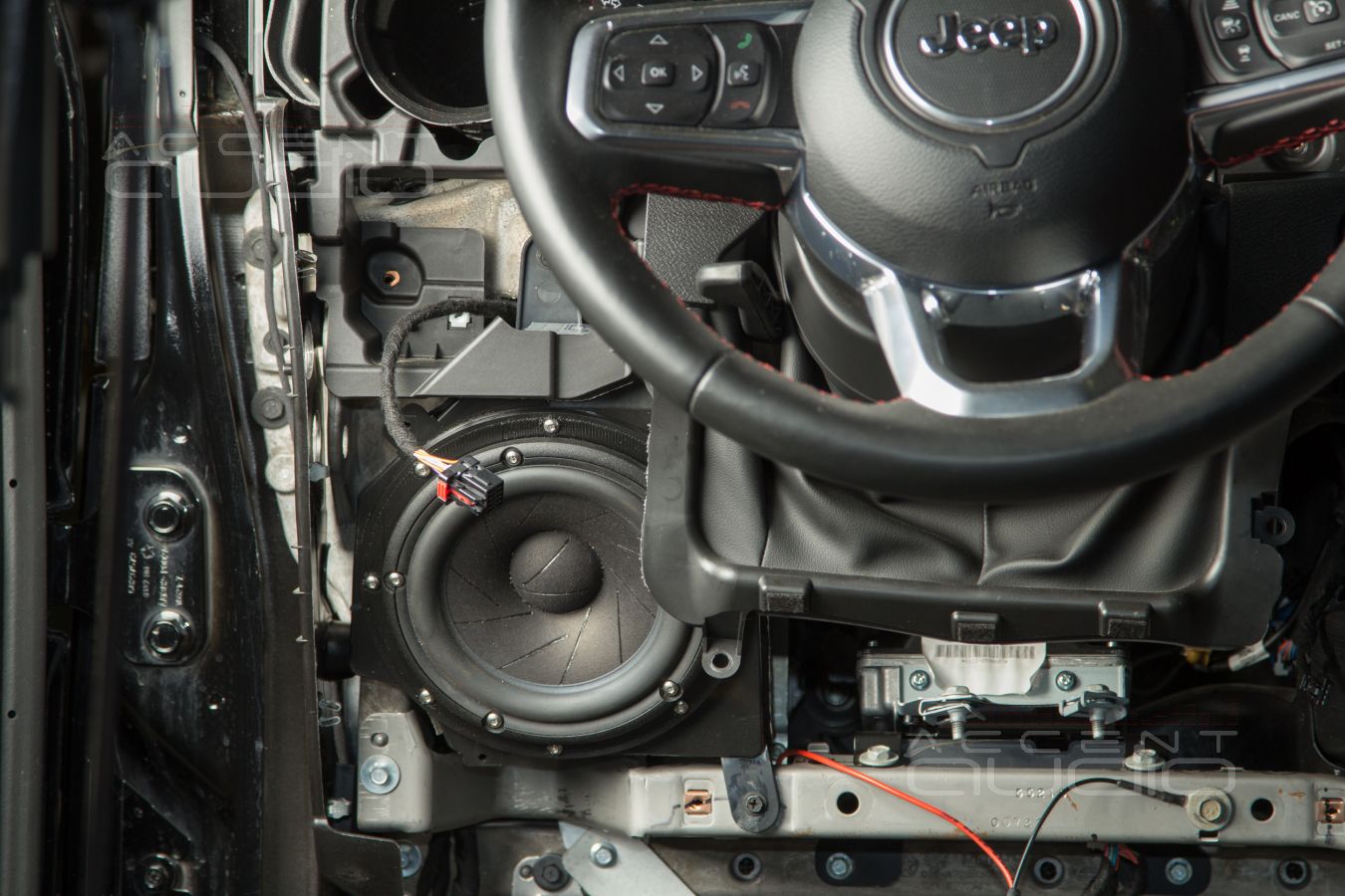 Выбор и монтаж мидбасовых динамиков для нового Jeep Wrangler Rubicon