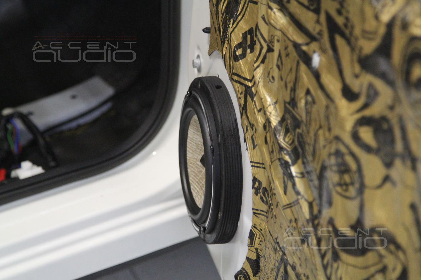 Установка акустики Focal 