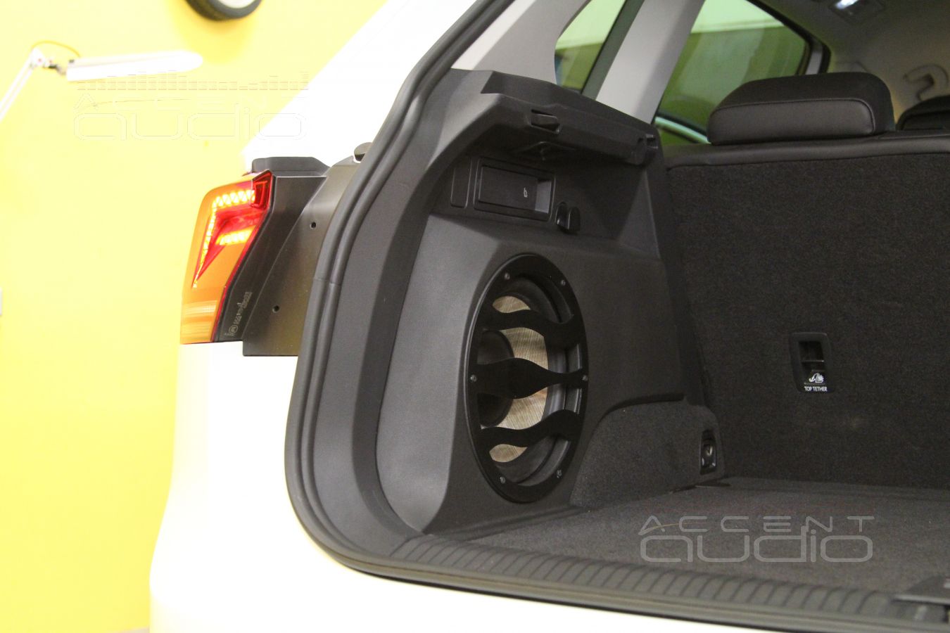 Встроенный сабвуфер в новом Тигуане