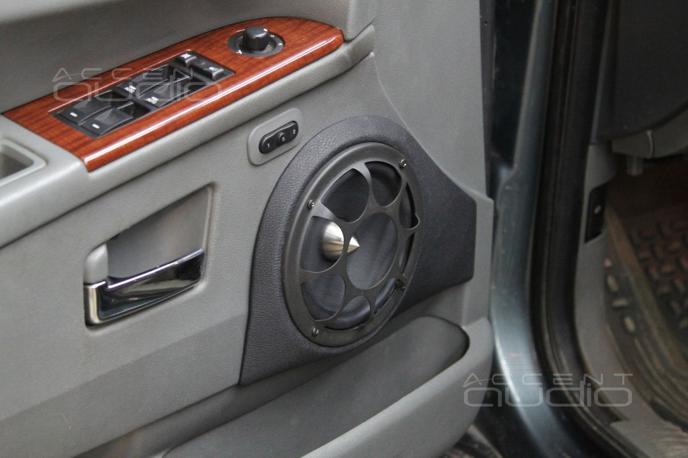 Грубый Hi-End для Jeep Grand Cherokee 2008