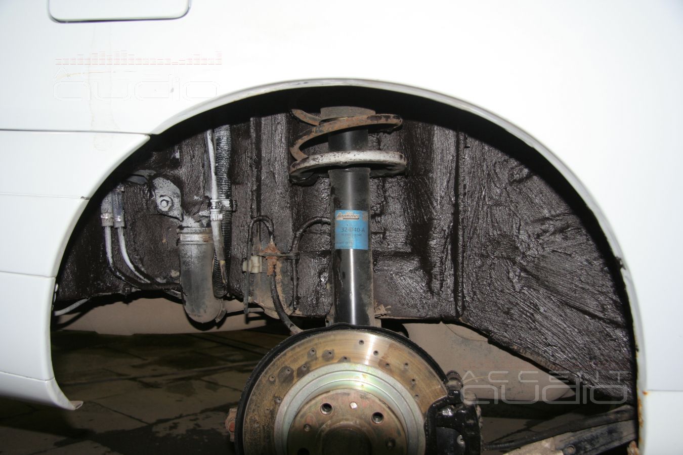 Шумоизоляция арок задних колес Lancia Kappa Coupe