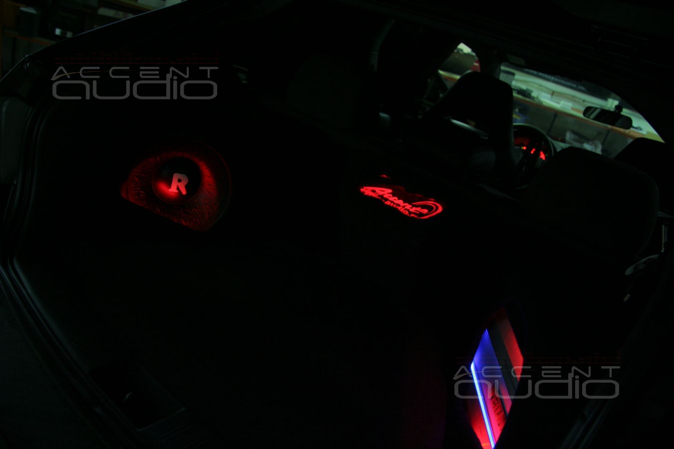 Subaru WRX STI: займите весь багажник пожалуйста !