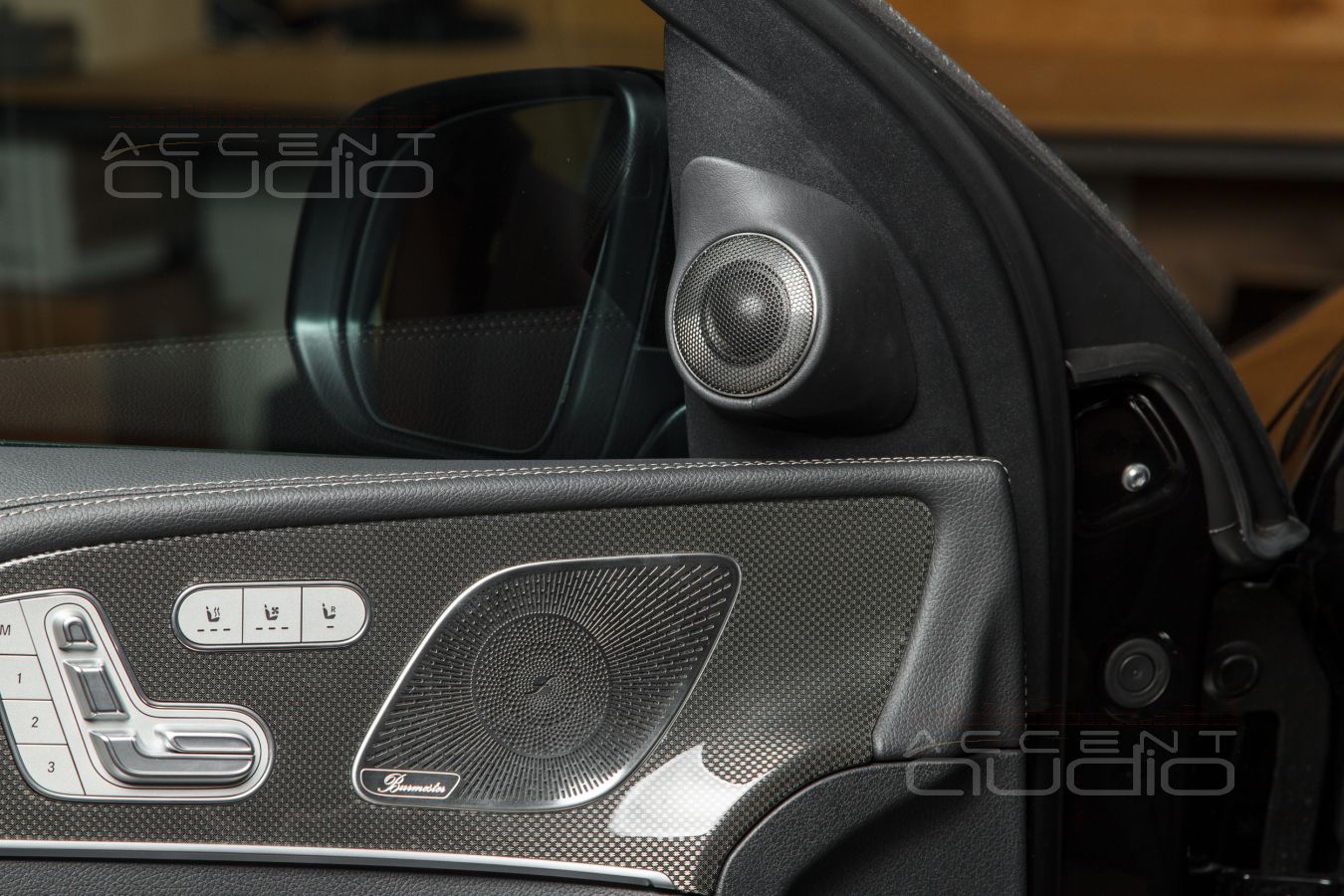 Красота и стиль твитеров Brax ML1 в интерьере Mercedes-Benz GLE Coupe AMG 53