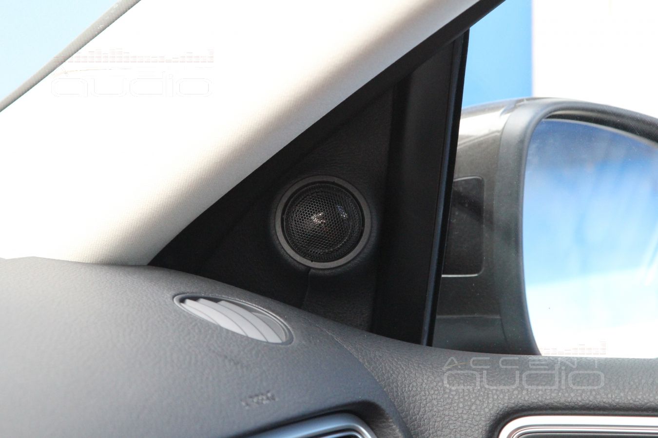 Touareg Update: Black Edition - очередная работа на машине с черным салоном