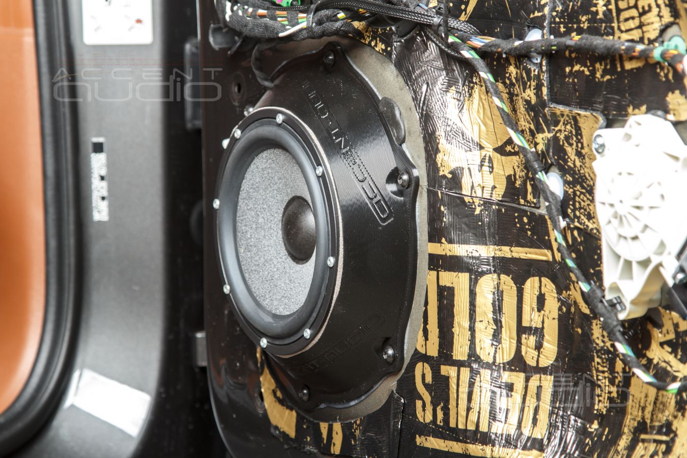 Аудиоподготовка и установка мидбасовых динамиков Brax GL6 в Porsche Cayenne Coupe