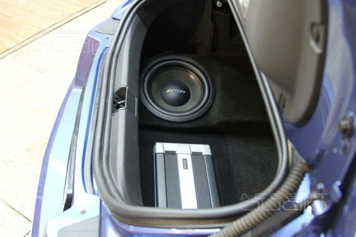 Chrysler Crossfire: в багажнике не только крыша.