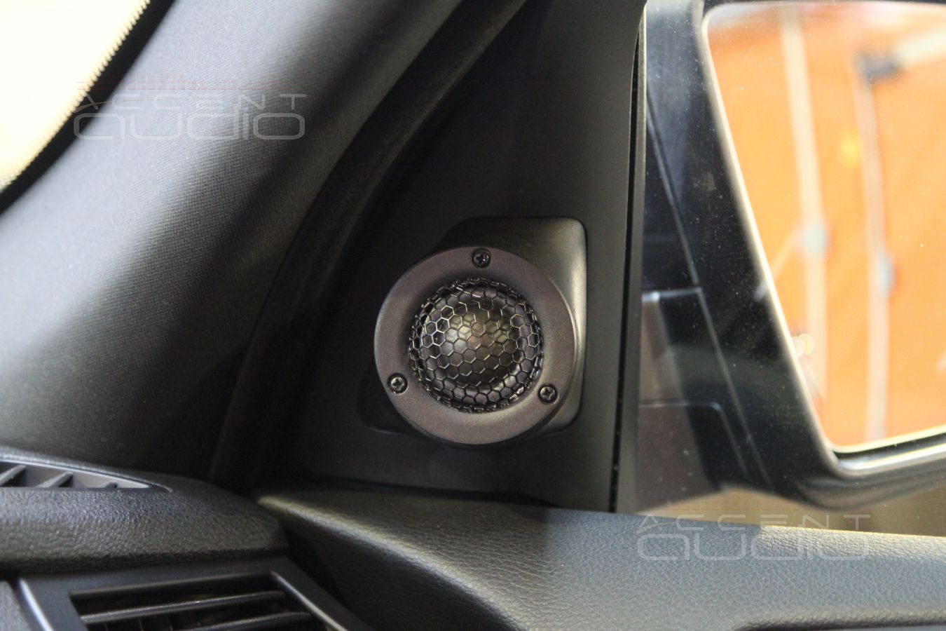 Установка твитеров ScanSpeak в BMW X5 