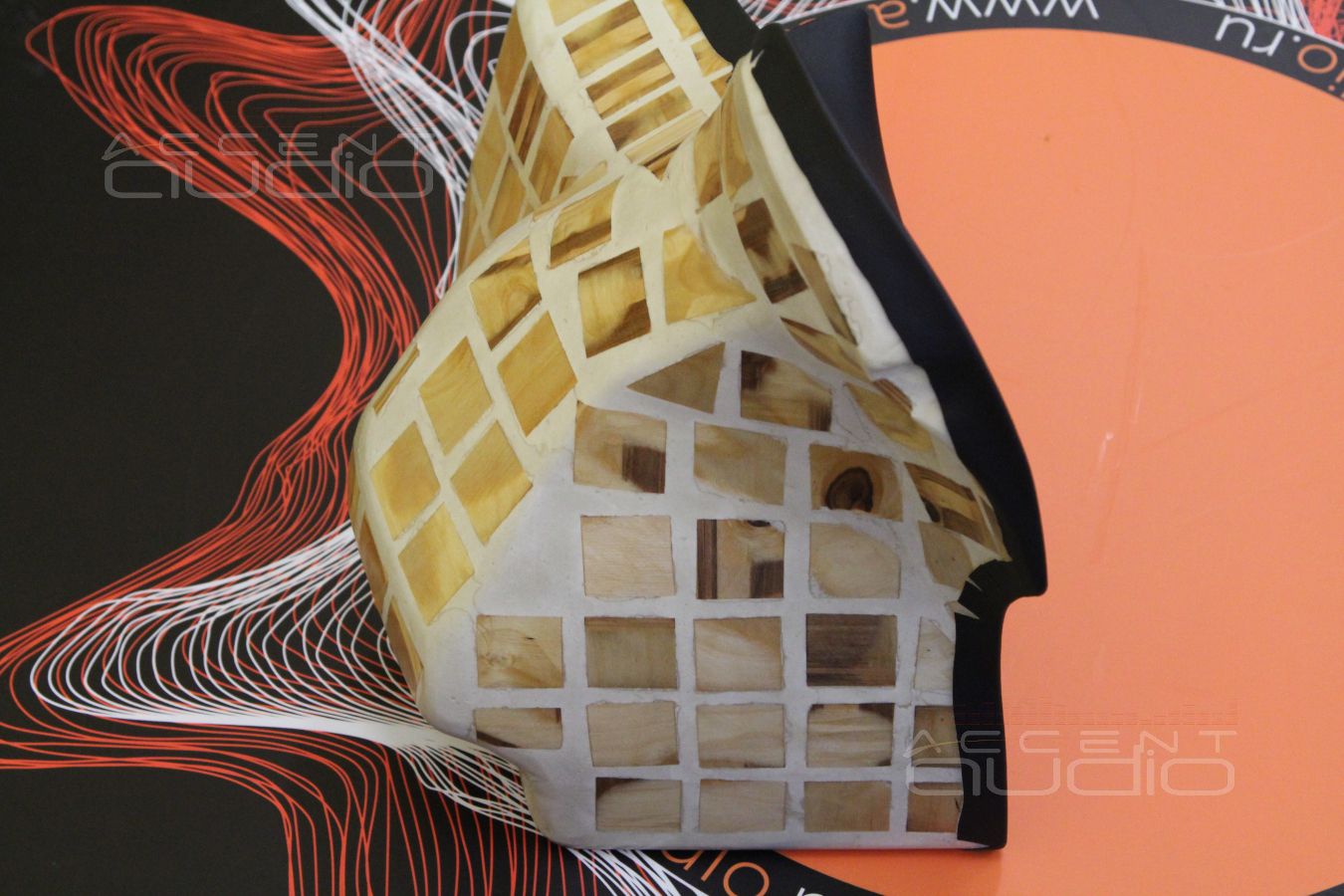 Скорлупу – в помойку: настоящий стелс из дерева