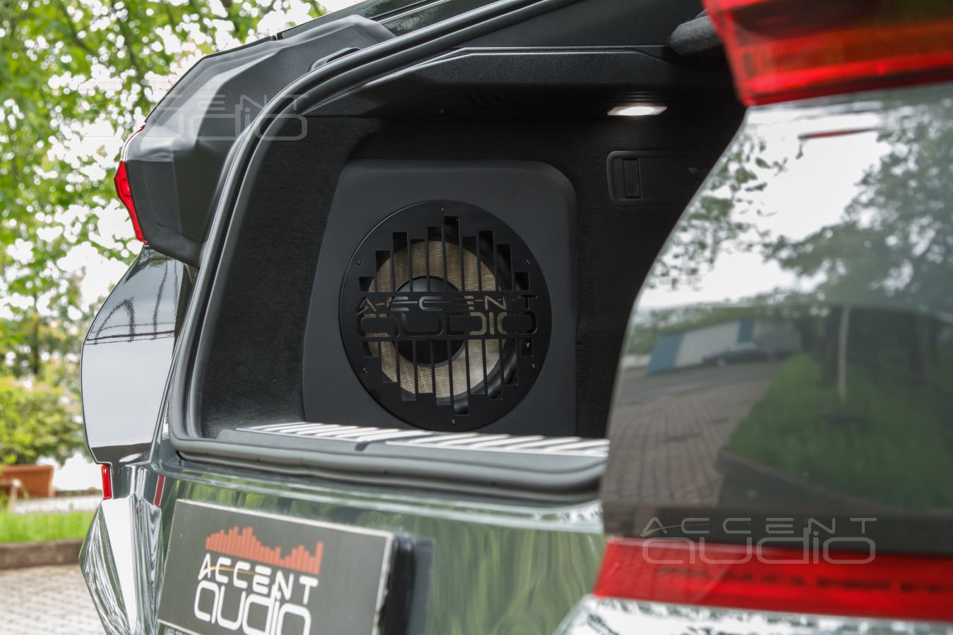 Стильный сабвуфер-стелс Focal FLAX для BMW X6 III (G06)