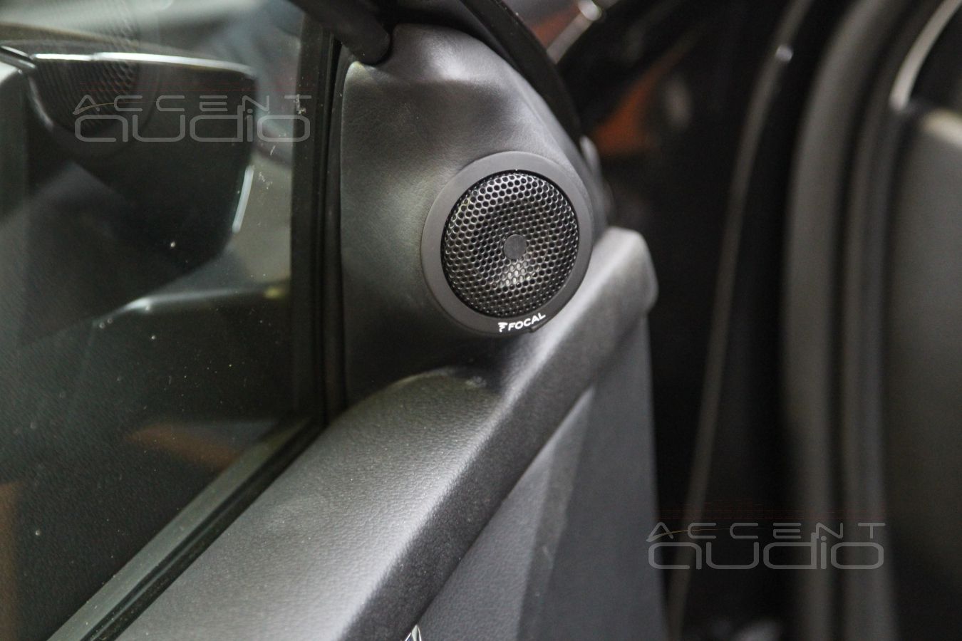 Установка твитеров в Skoda Octavia 3