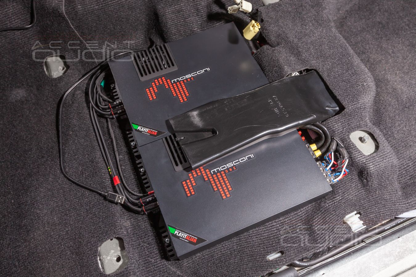 Установка усилителей Mosconi в Mitsubishi Pajero Sport