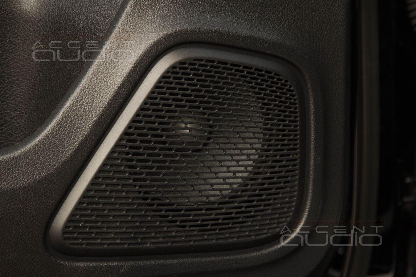 Правильная установка мидбасовых Helix Ci5 W165FM-S3 в Mercedes-Benz A 45