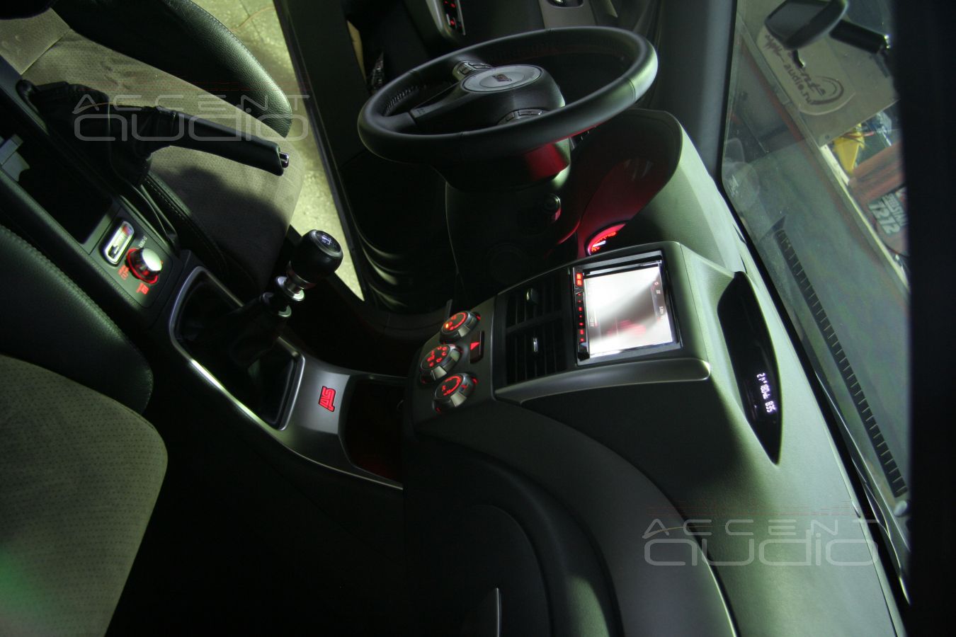 Subaru WRX STI: займите весь багажник пожалуйста !