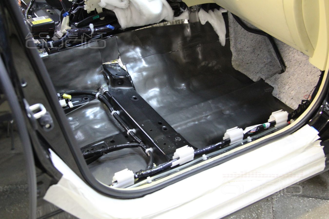 Шумоизоляция Infiniti FX35: теплоизоляционный слой