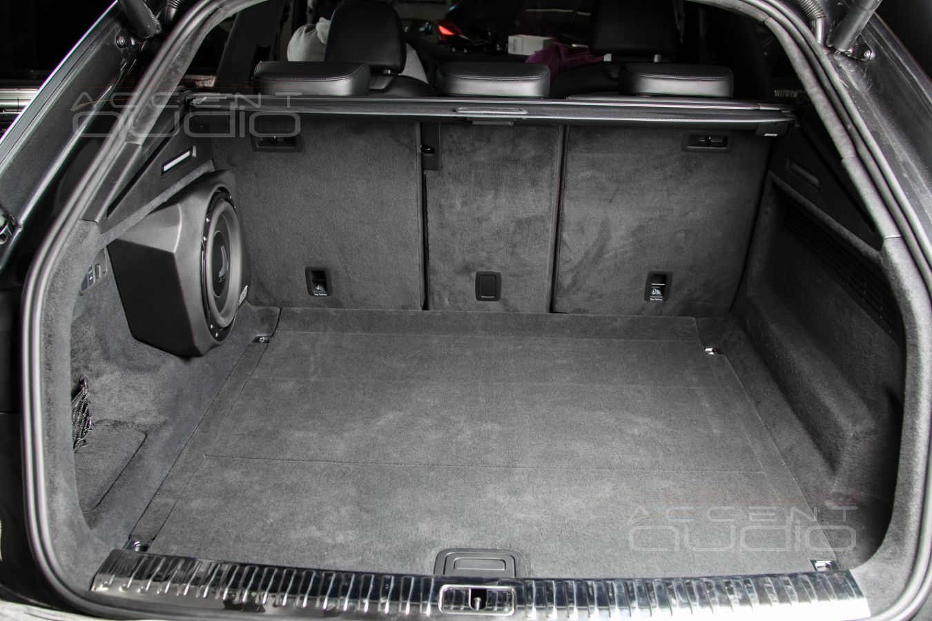 Новое решение: настоящий сабвуфер-стелс для Audi Q8