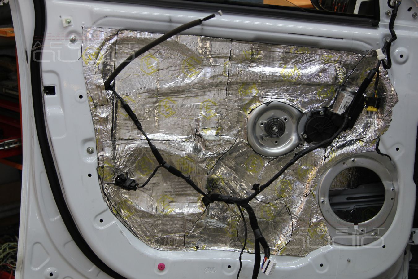 Замена акустических систем (динамиков) в Kia Sportage