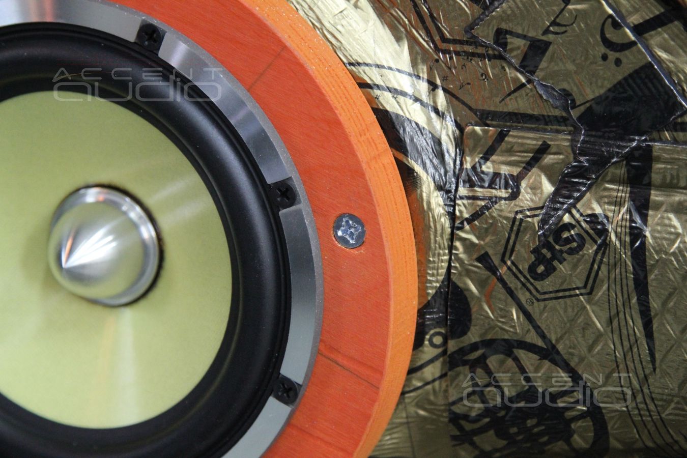 Замена акустики и виброизоляция дверей в Mercedes GLK 2014