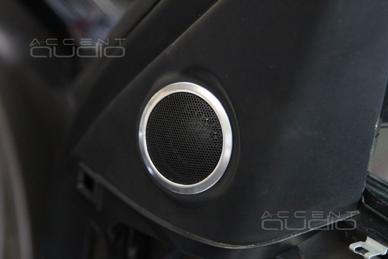 Установка роскошных пищалок в заводские места…….