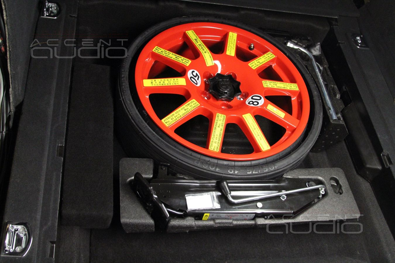 Установка усилителей в Porshe Macan: после сборки