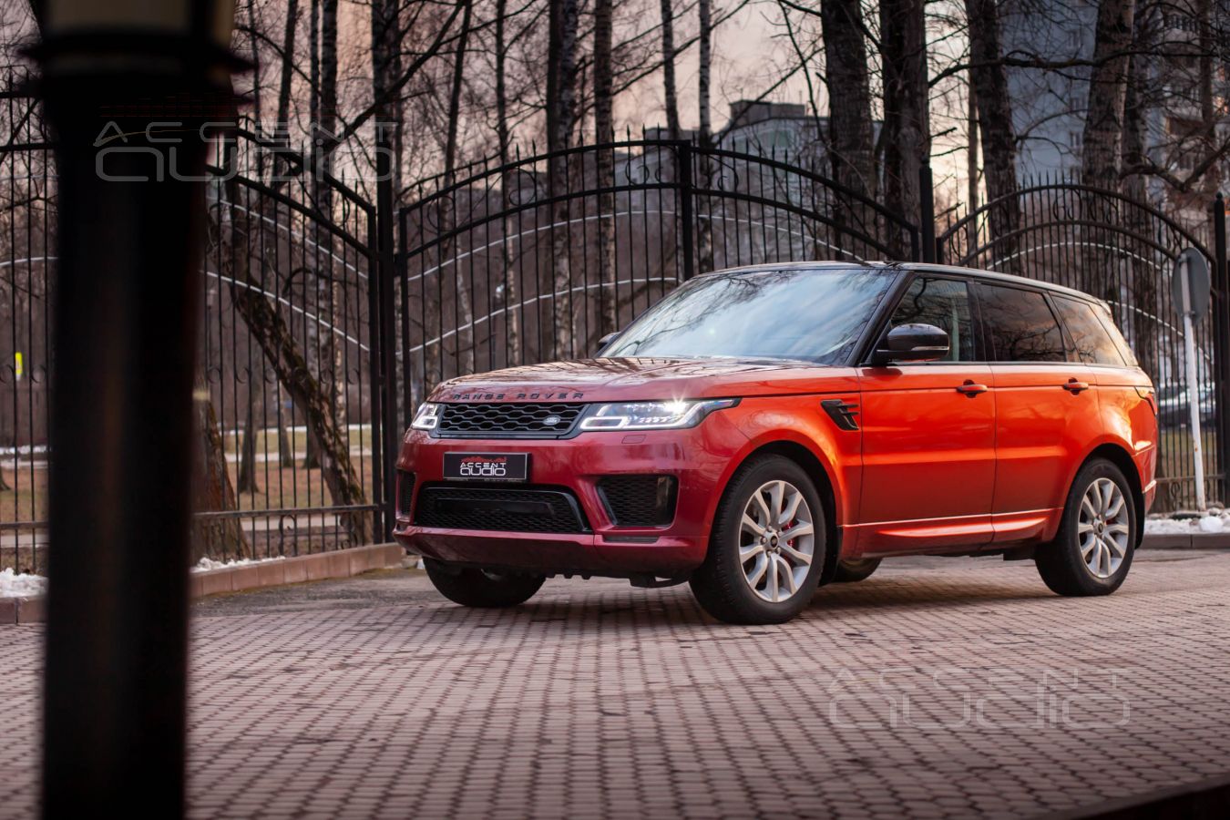 Твитеры Helix C1T в заводских местах Range Rover Sport