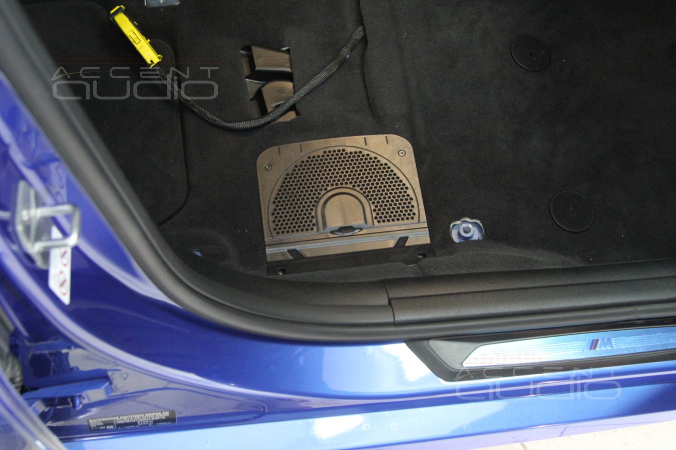 Установка подсидельных сабвуферов-мидбасов Eton B195 NEO Underseat Bass