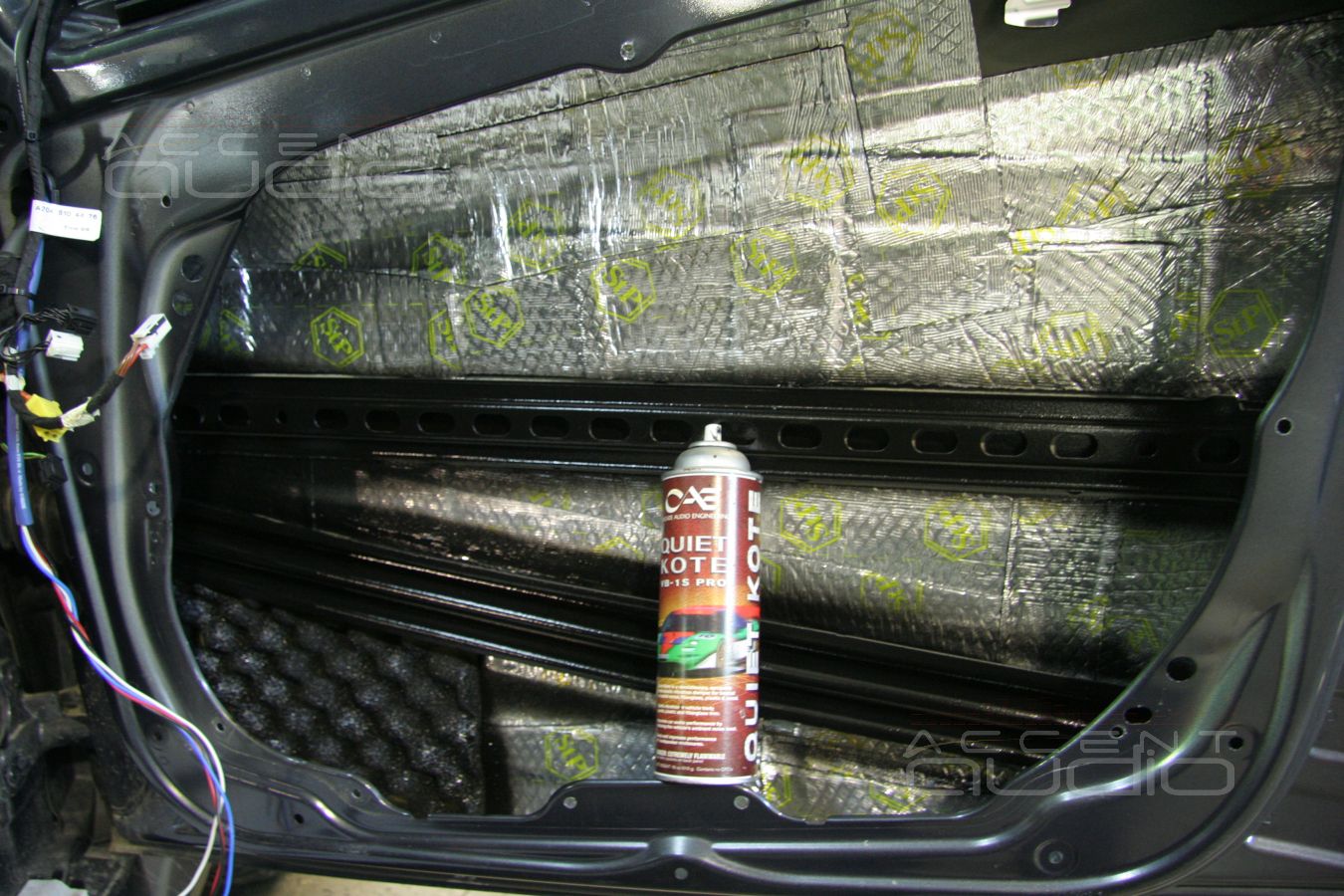 Установка акустики в Mercedes GLK 350