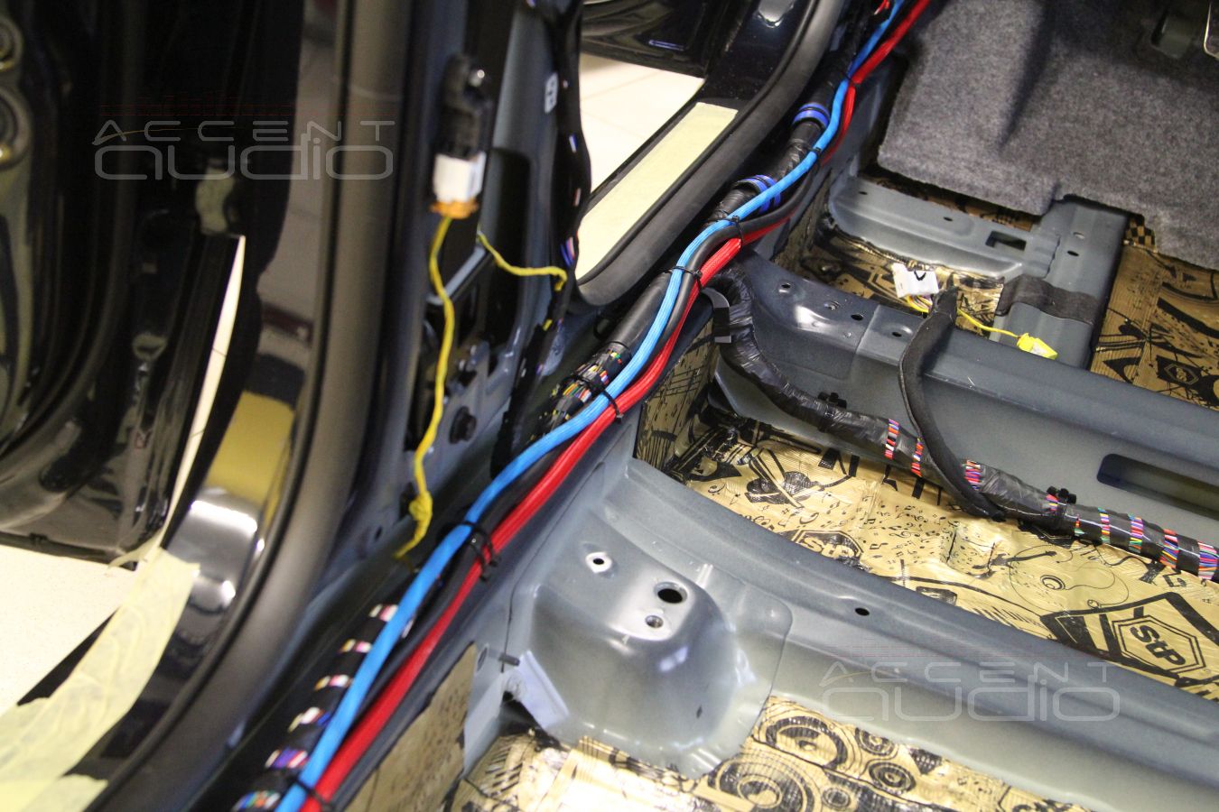 Прокладка проводки Klotz 425 & TchernovAudio