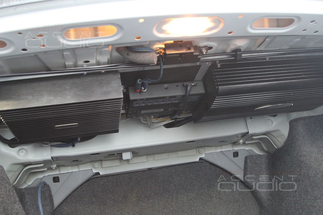 Honda Accord 9: Hi-Fi аудиосистема на базе штатной магнитолы