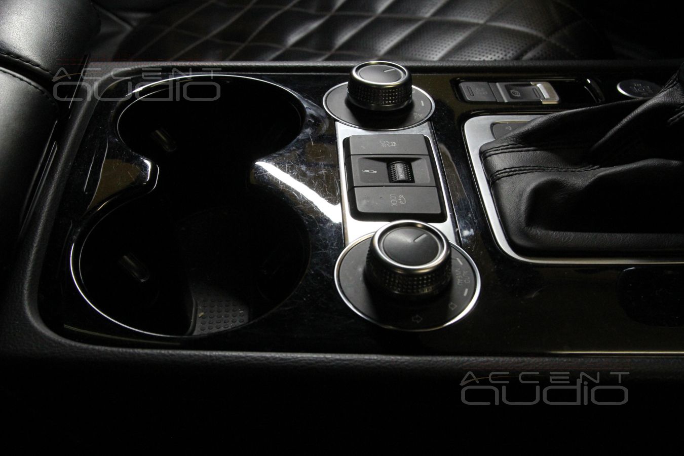 Классный звук, отличная шумка, вот только машина не новая - бесят царапки