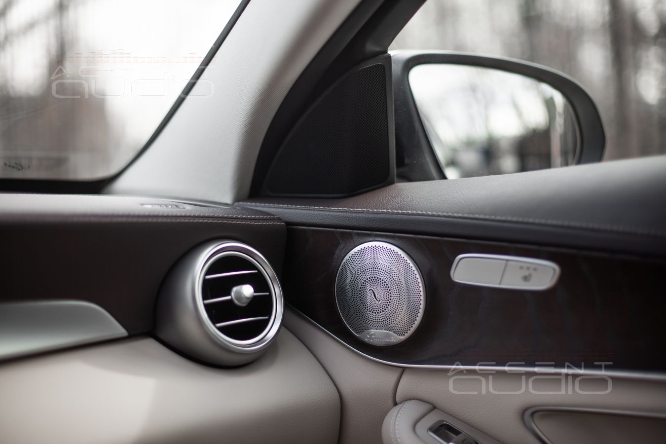 Установка Твитеров DEGO Powerline PO2.5T Upgrade в Mercedes-Benz W205 – штатно