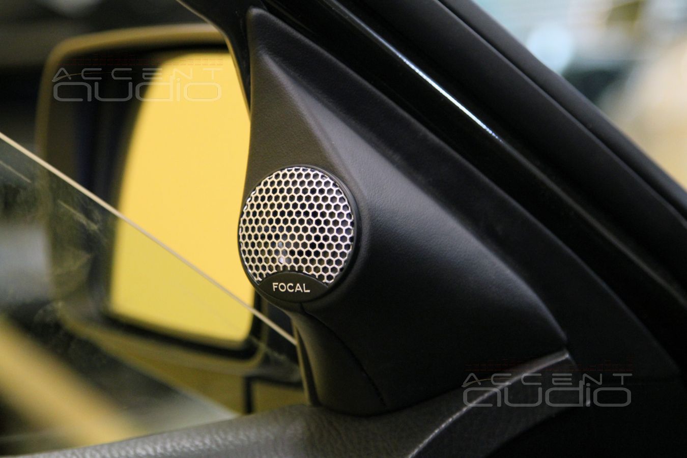 Подиумы под твитеры Focal в Kia Mohave