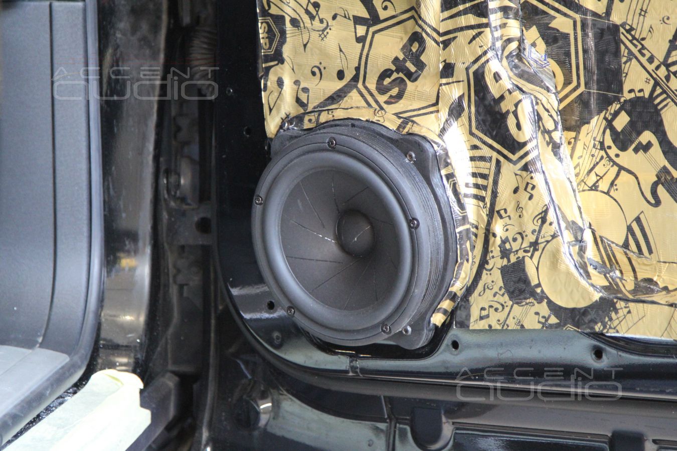 Установка мидбасовых динамиков Scan-Speak Revelator 18W/4531G00