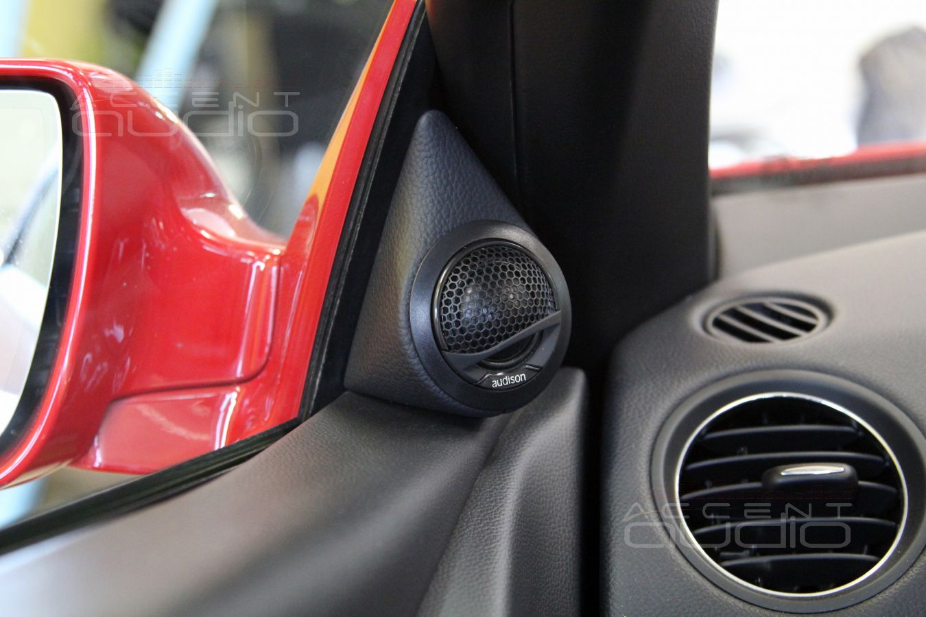 Подиумы под твитеры – штатно !