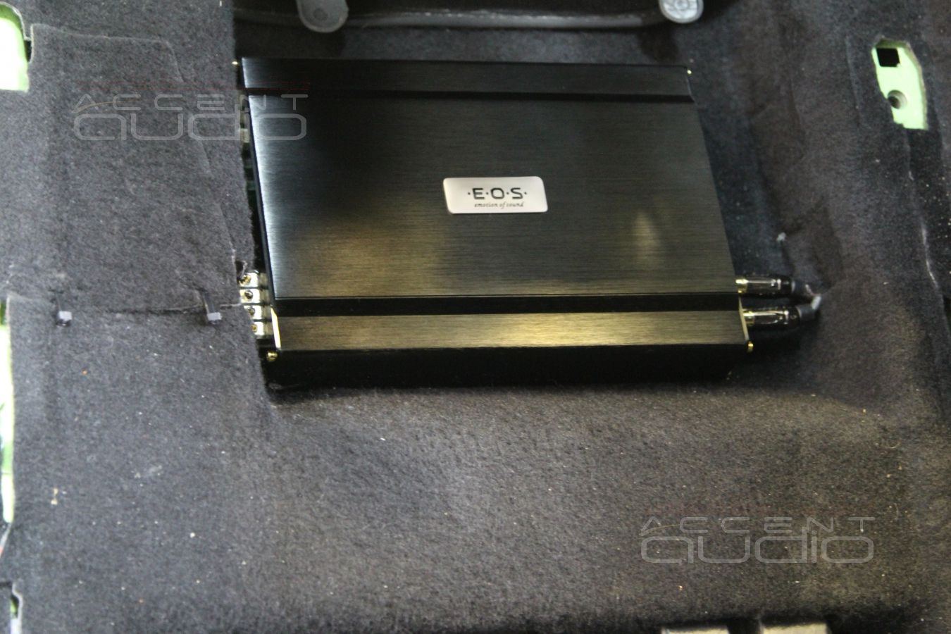 Установка усилителей в Volkswagen Scirocco