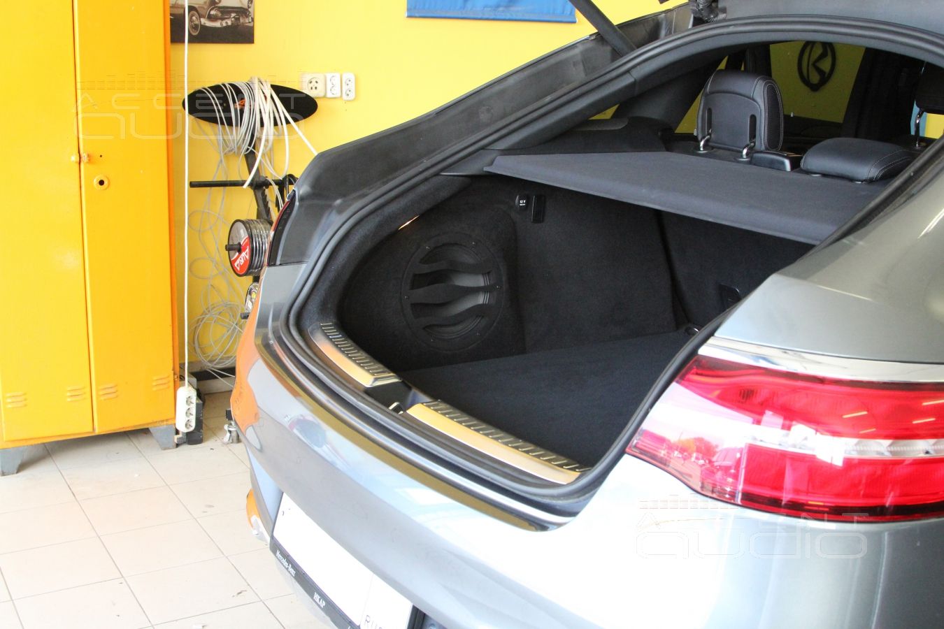 Сабвуфер стелс в Mercedes-Benz GLE Coupe