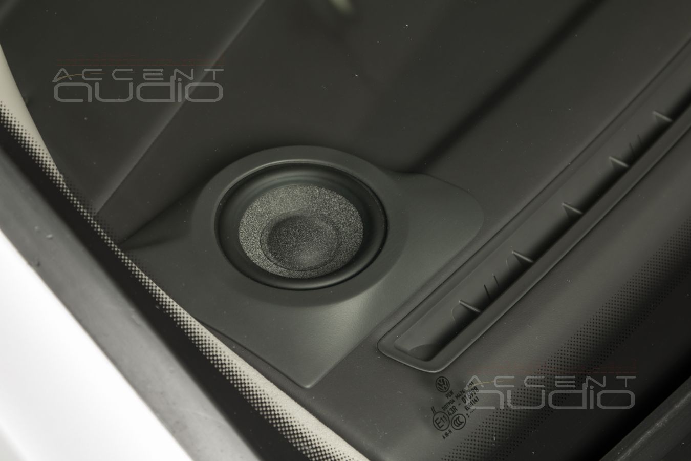 Решение 2: среднечастотные динамики Brax ML3 в торпеде Volkswagen Touareg