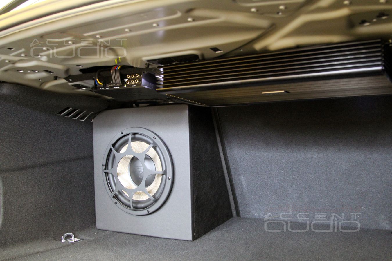 не стелс, но встроенный А5, т.е. в A6