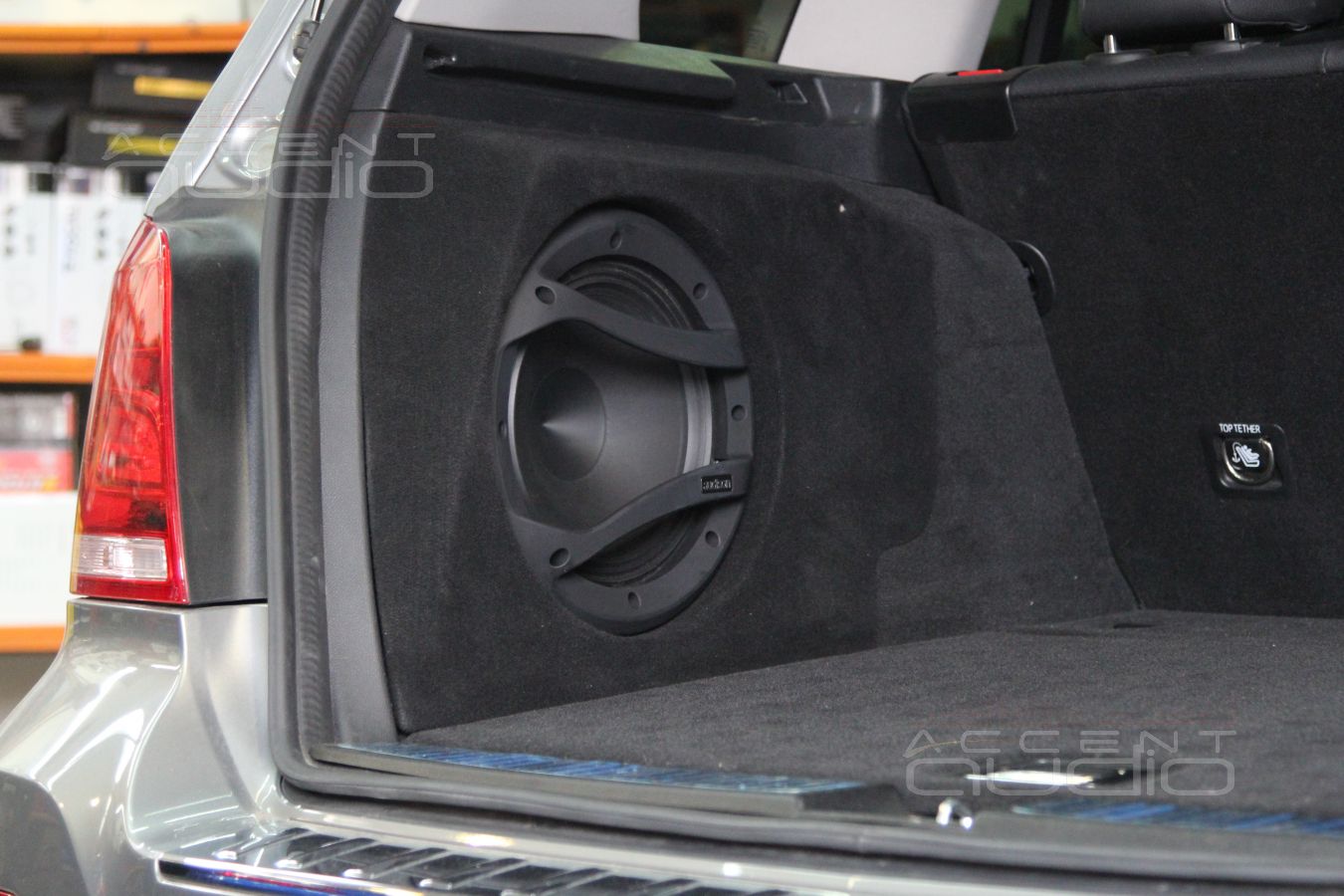 Сабвуфер CDTAudio QES 1020 в Mercedes GLK