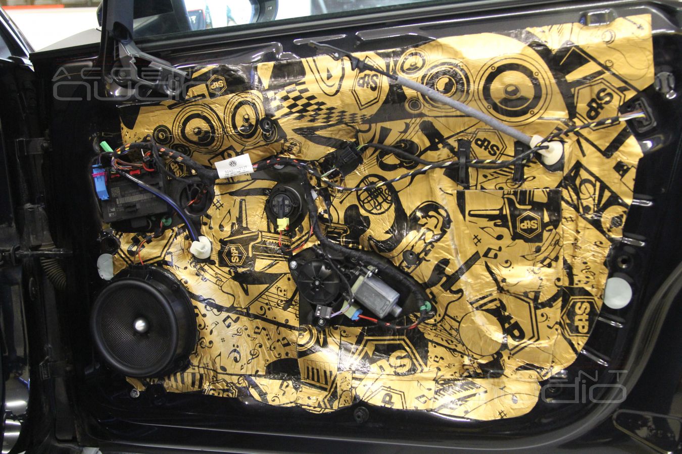 Шумоизоляция и аудиоподготовка передних дверей