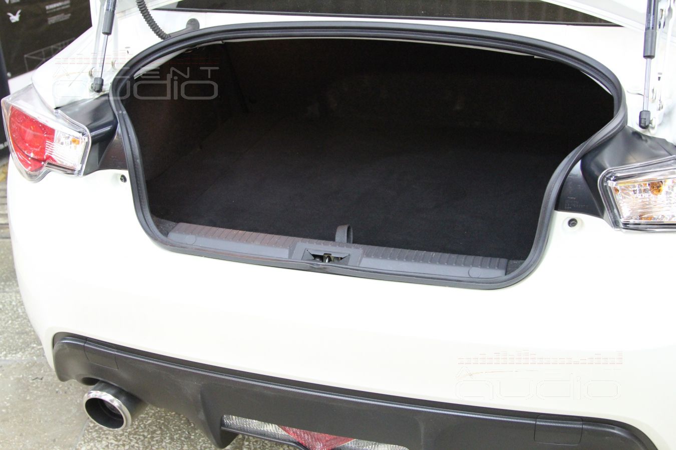 Новый пол в багажном отсеке Toyota GT86