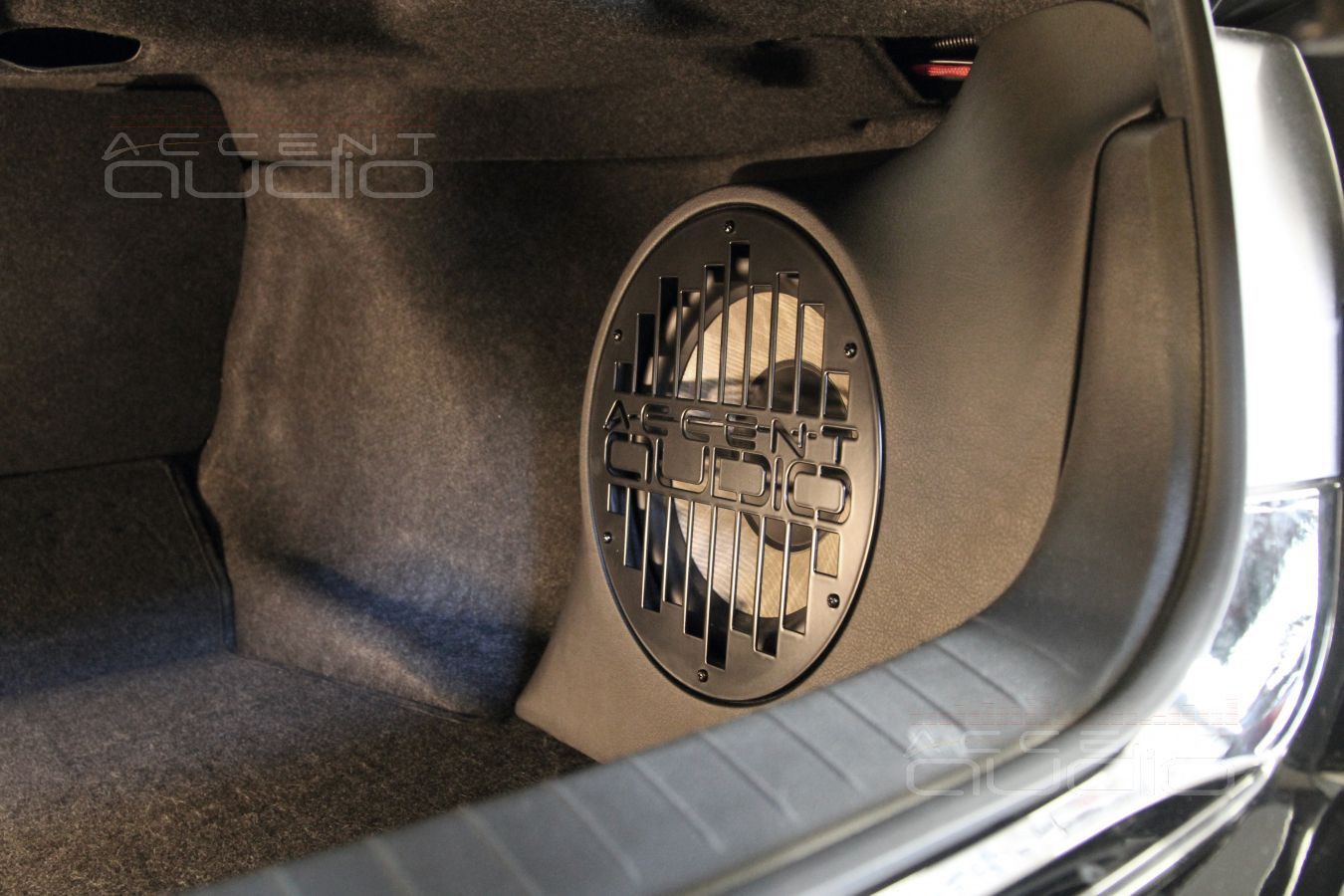 Правые и левые сабвуферы – исполнение на вкус