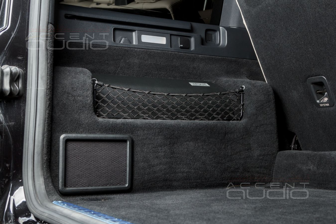 Update: новинка для Gelandewagen без Burmester – полная интеграция сабвуфера